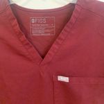 FIGS  Scrub Top Burgundy Short Sleeve Size Small Technical Medical Photo 2