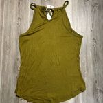 Ekouaer  NWT Size Medium Olive Green tank with tie back pit to pit length 21 Photo 1