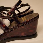 Stuart Weitzman  Obladi Sandal Cognac Tortoise Women's Brown Leather Wedge Size 8 Photo 4