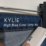 Kylie High Rise Bermuda Tummy tuck Style Jean Shorts SZ 4 NWT Photo 3