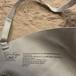 Jessica Simpson bra 36C Photo 10