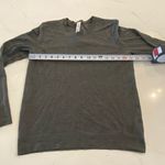 Lululemon Gray Long Sleeve Workout Top Shirt Size 6 Photo 4