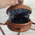Handwoven round shoulder crossbody purse Photo 5