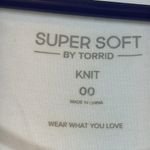 Torrid  Super Soft White Knit Eyelet Puffy Sleeves Size 00 EUC #VEG-0714 Photo 5