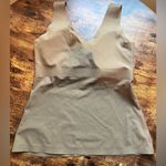 knix by knixwear | LuxeLift Evolution tank. Size: M. Green Size M Photo 4
