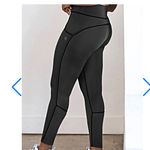 Popfit NWT  Leggings “Flip Phone” style with Pockets - Black Size Small Photo 1