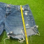 American Eagle ‎ Y2K Women’s Size 10 Baggy Distressed Blue Denim Shorts Photo 1