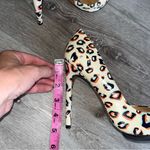 L.A.M.B. Snow leopard stiletto pointed
Heels / Pumps Photo 10