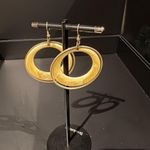 Vintage lucite cream/gold double hoop earrings Gold Photo 12