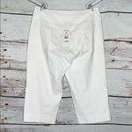 Ruby Rd. Woman NWT Size 20W White Slimming Contour Waistband Pull On Capri Pants Photo 2