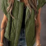 Boutique Women’s Green hooded puffer vest size large  Photo 0