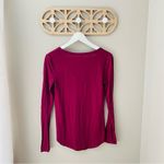 Old Navy  V-Neck Long Sleeve Top Maroon Sz Small Photo 4