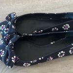 Tory Burch  Rosalind Satin Ballet Flat In Black Stamped Floral Size 8 Photo 4