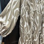 Beige and white zebra print dress Tan Size M Photo 1