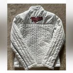 Genuine Merchandise Women’s Puffer‎ Jacket Full Zip Twins Embroidered Sz M Photo 8