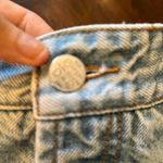 Levi's Vintage 80's 90's BONGO High Rise Mom
Short light wash Jean USA
Gene Montesano Photo 7