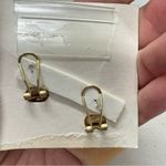 Two Sisters Vintage  Coral & Gold Tone Shell Vintage Earrings Clip On Photo 5