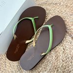 Garnet Hill  Size 9 M Women Sandal Flip Flop Green Leather NIB Photo 1