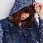 Free People Distressed Denim Jacket Knitted Sleeves Hood XS Excellent Condition Photo 2