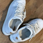 Tory Burch  Women’s size 9.5 Double T Howard Court In White Leather Photo 0