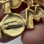 Sports Mom Brooch Pin Gold Tone Signed Tona Photo 10