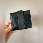 Salvatore Ferragamo Women’s‎ Black Leather Embossed Croc Compact Wallet Photo 13