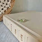 NRT Green & Silver Two Shank Ring “Venus” Avon Signed Peridot Eye Art Deco Jewelry Photo 7