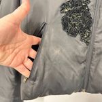 Guess  Y2K Black Puffer Jacket Floral Embroidered‎ Whimsigoth 90s Streetwear XL Photo 4