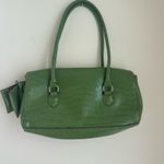 Green alligator print leather shoulder bag and matching wallet Photo 4