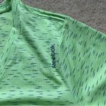 Reebok  Women's Green Athletic T-Shirt - Size L - EUC - 100% Polyester Photo 4