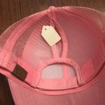 Women’s Pink pony tail hat Photo 1