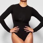 SKIMS $116 NWT fits everybody LONG SLEEVE CREW NECK BODYSUIT S Photo 0