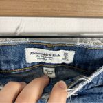 Abercrombie & Fitch Abercrombie SHORT 90’s Straight Ultra High Rise Distressed Medium Wash Jeans 28 Photo 3