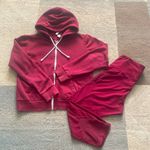 H&M Burgundy hoodie jacket zip down divided with old navy high rise go dry capris Photo 3