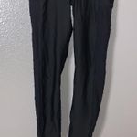 Under Armour black compression heat gear athletic leggings Photo 2