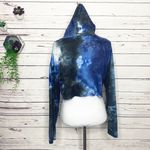 NWT Blue & Black Tye Dye Pullover Cropped Hoodie Size Medium Photo 4