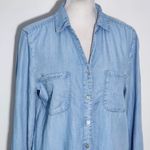 Chico's Light Blue Chambray Button Down Shirt Size Small Chambray Blouse Photo 2