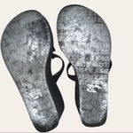 Guess  black foam thong sandals! Photo 5
