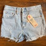 Levi’s 501 High Rise Shorts Light Wash Photo 0