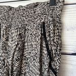 Three Dots Black & Beige Patterned High Waisted Pull On Shorts Photo 2