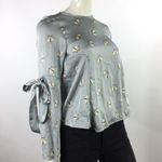 Topshop Crinkled Moth Print Bell Sleeve
Blouse Top Photo 8
