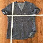 FIGS Technical Collection Women’s Scrub Gray Top Sz M Photo 7