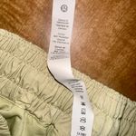 Lululemon Hotty Hot Short 2.5” Photo 2