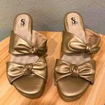 Softwalk Wedged Heel Gold Bow Shoes - Size: 9 NWOT Photo 0