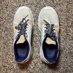 on cloud  Running Shoes Women’s Photo 0