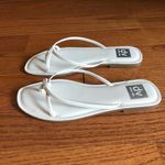 Dolce Vita Jumpie Thong Flip Slide Flats White Sandals Women's Side 8 NWT Photo 5
