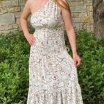 Entro   One-Shoulder Cream Floral Midi Dress Photo 3