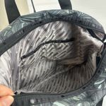 LeSportsac Large Tropical Camo Leaves Green Tote Messenger Shoulder Laptop Bag Photo 6