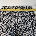 Zyia Active Snow Leopard Pocket Brilliant Hi-Rise 7/8 Leggings Women’s Size 12 Photo 6