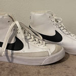 Nike  High-Top Blazer Mid Sneakers Photo 0